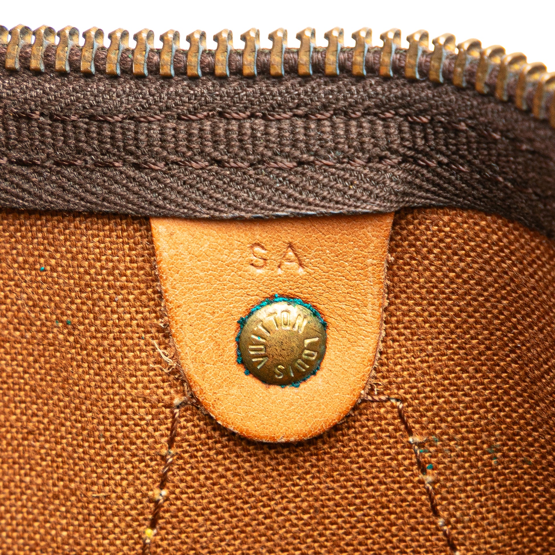 Louis Vuitton Monogram Speedy 40